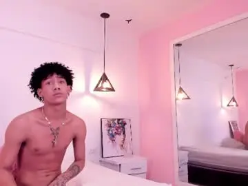 Chaturbate Free Live Porn of noahbull19