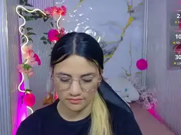 Chaturbate Adult Video Chat of chiara_tay