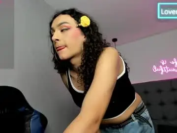 Chaturbate Free Porn Cam of scarletcherry18