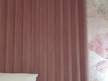Chaturbate Live Sex Cam of ariaheart_