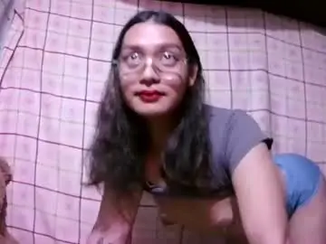 Chaturbate Live Sex Cam of pinay_janella10