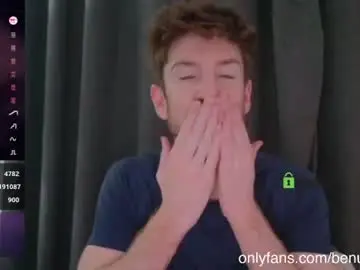 Chaturbate Live Sex Cam of heyhotty1
