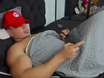Chaturbate Live Sex Cam of tyler_hank1