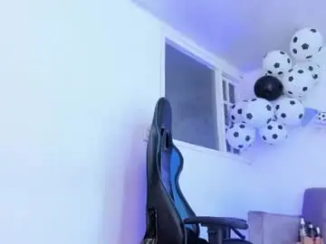 Chaturbate Live Sex Cam of emily_fiori