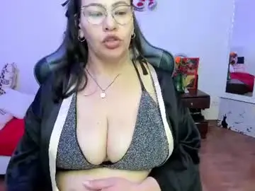 Chaturbate Adult Webcam of esmeralda_milf1