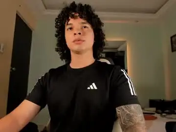 Chaturbate Live Porn of ian_versace