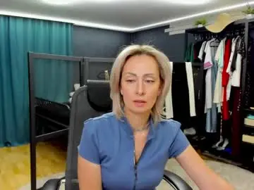 Chaturbate Nude Webcam of julia__cherry_