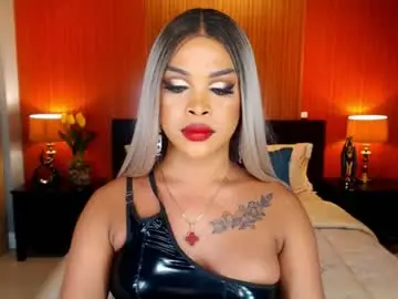 Chaturbate Live Sex Cam of urmajestytyra