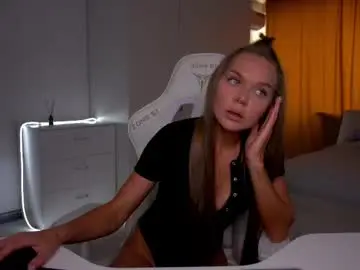 Chaturbate Free Live Porn of evelina_fox