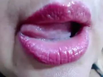 Chaturbate Watch Live Sex Cams of kerly_doll