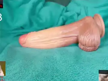 Chaturbate Live Sex Cam of br_munch