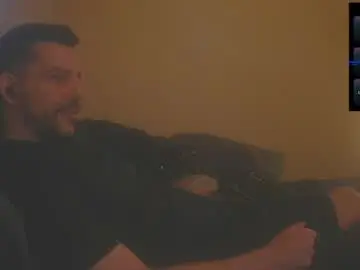 Chaturbate Live Sex Cam of bigcawwwk