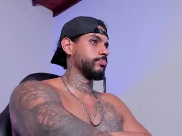 Chaturbate Live Porn of luigi1_