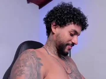 Chaturbate Adult Webcam of luigi1_
