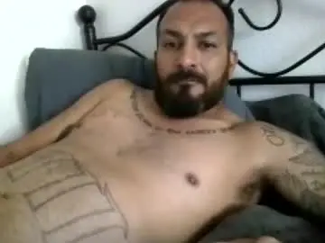 Chaturbate Live Sex Cam of larrabee13