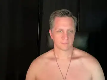 Chaturbate Live Sex Cam of thebatandthecat10