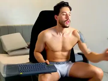 Chaturbate Live Sex Cam of evans_opry1