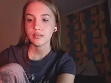 Chaturbate Live Sex Cam of erinnnaji