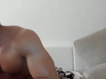 Chaturbate Free Live Porn of roberto4ever