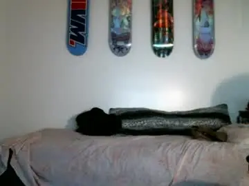 Chaturbate Live Porn of shyboyhugecum2020