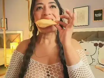 Chaturbate Live Sex Cam of lisa_casper