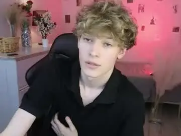 Chaturbate Adult Video Chat of curly_twinkboy