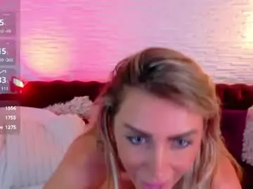 Chaturbate Live Sex Cam of angelwoow