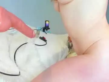 Chaturbate Adult Webcam of eatmygingersnapps