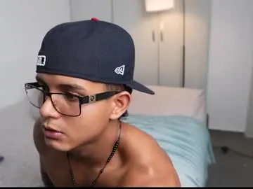 Chaturbate Sex Cam of paradise_boy_s
