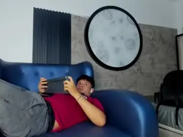 Chaturbate Live Porn of valentino_stonee