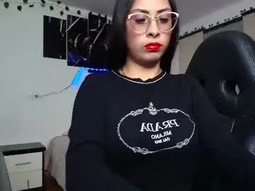 Chaturbate Watch Live Sex Cams of yesie_hot2