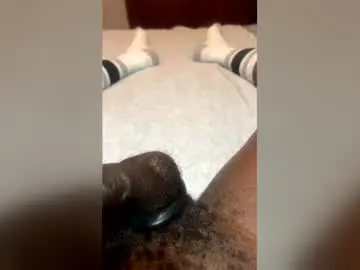 Chaturbate Live Sex Cam of davis_smith2100
