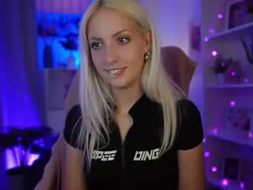 Chaturbate Free Live Porn of lucy_cutie_