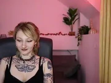 Chaturbate Live Sex Cam of tattooedblondee18