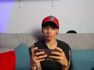 Chaturbate Live Sex Cam of angel_dustt1