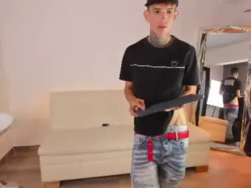 Chaturbate Live Sex of darwin_stark