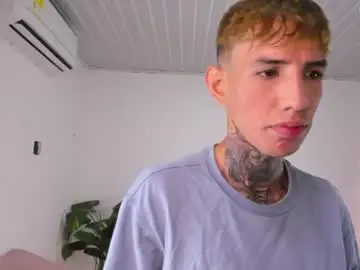 Chaturbate Free Porn Cam of darwin_stark