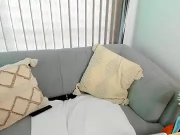Chaturbate Best live sex cam show of miavelvet_22