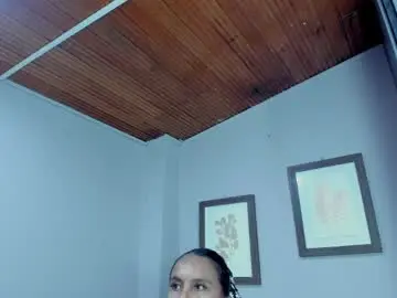Chaturbate Watch Live Sex Cams of roxanna_moore2