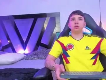 Chaturbate Live Sex Cam of andy_miller5