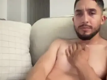 Chaturbate Live Sex Cam of papicubano_guapo23cm