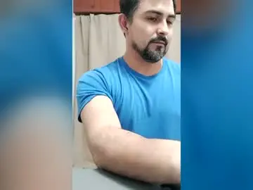 Chaturbate Live Sex Cam of bradd_32