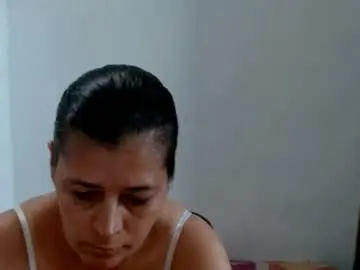 Chaturbate Live Sex Cam of adriana_milf