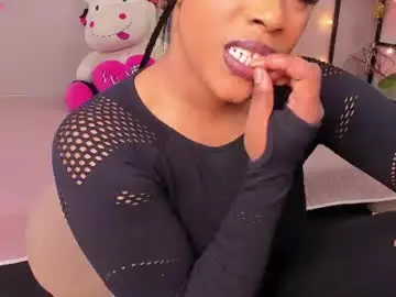 Chaturbate Live Sex Cam of peachbrii
