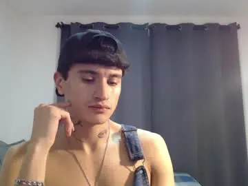 Chaturbate Live Sex of taylor_024