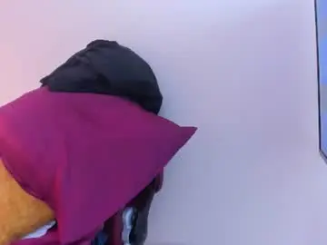 Chaturbate Live Sex Cam of liabell_