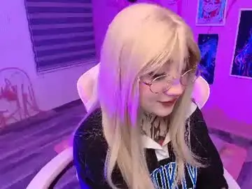 Chaturbate Nude Webcam of miwaviolet
