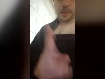 Chaturbate Live Sex of under_the_desk40