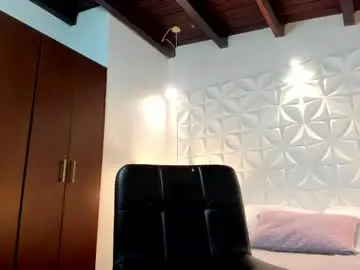 Chaturbate Live Sex Cam of cathaleya_17