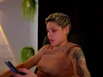 Chaturbate Live Sex Cam of laura_r23